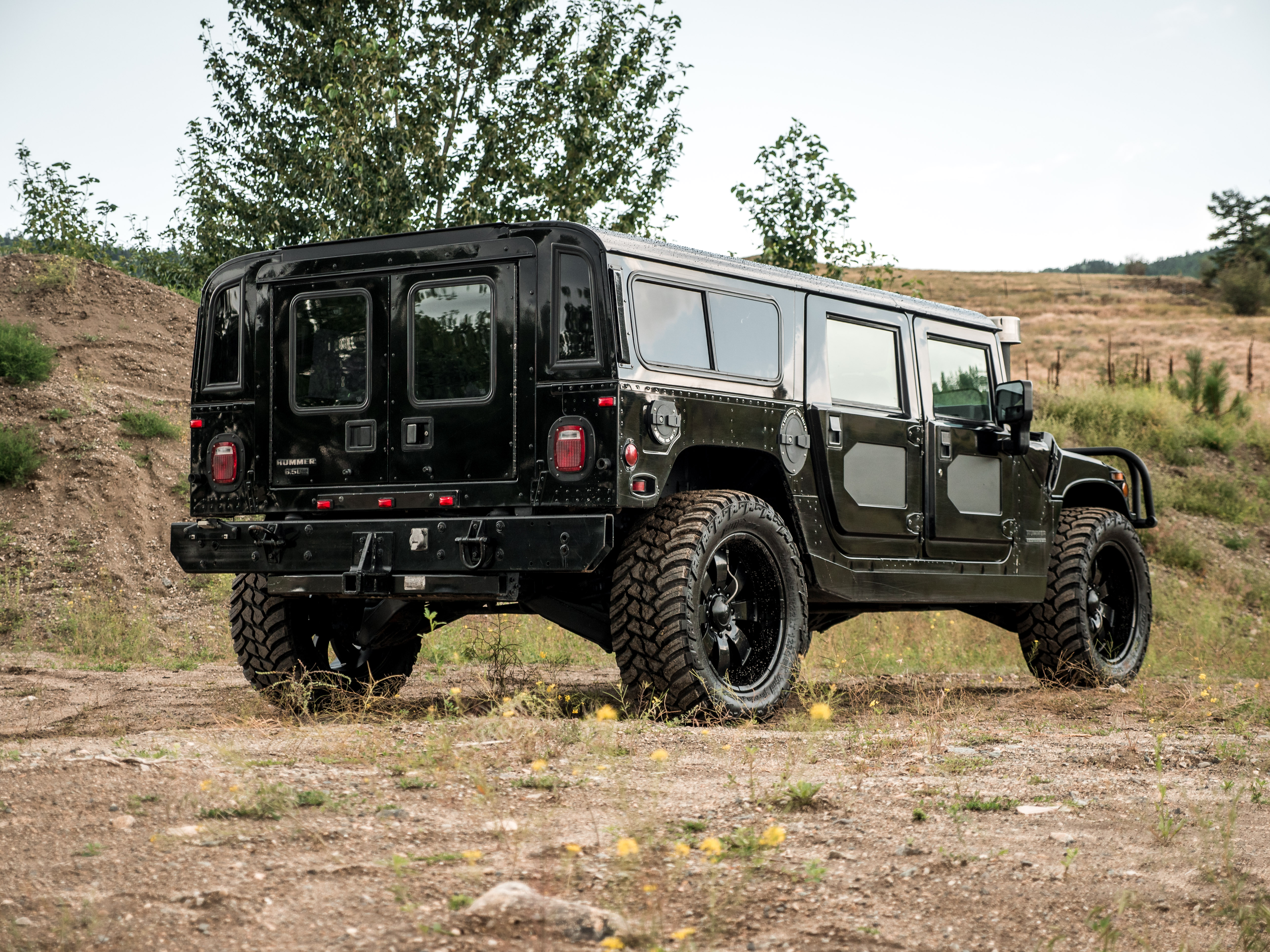 2 boys 1 hummer