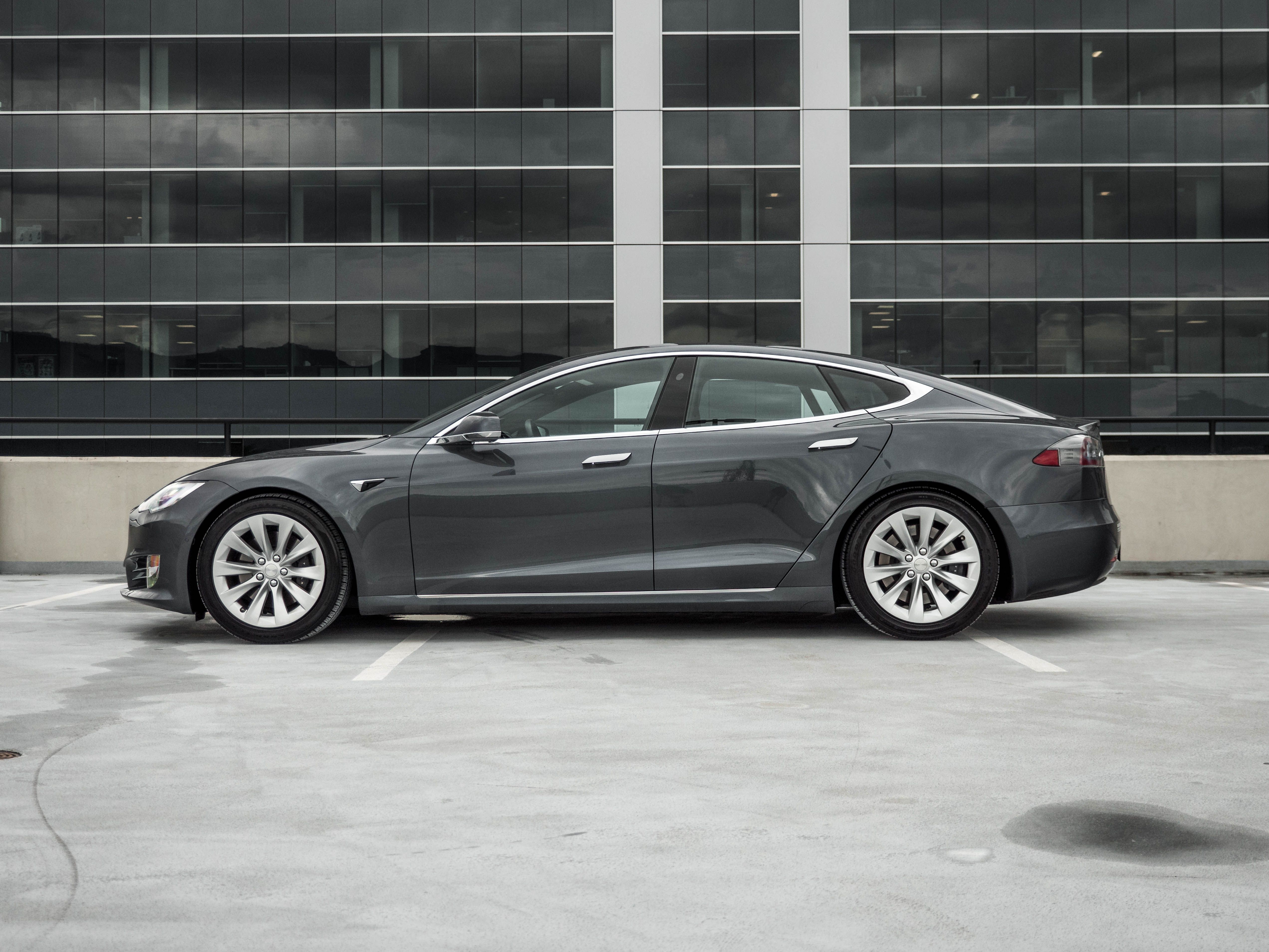 Tesla model s 75d